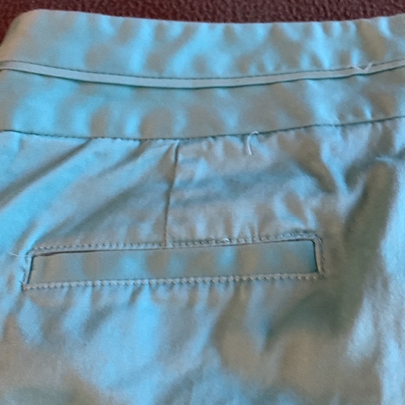 Jones New York Signature turquoise capri stretch pants.  Front pockets. Size 4 - Picture 6 of 7